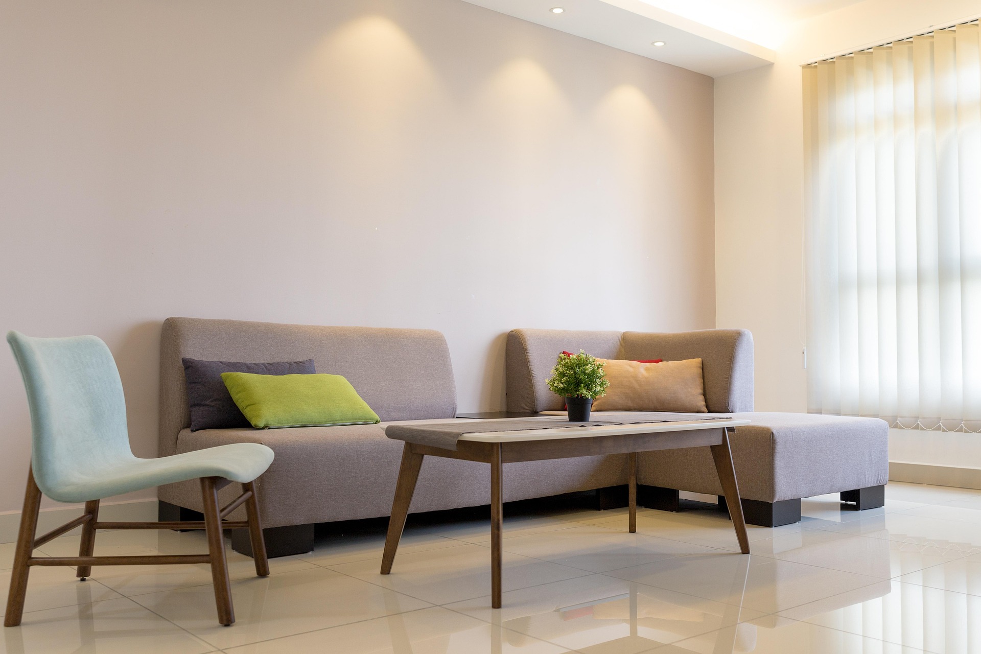 Ambiente interno con tono giallo