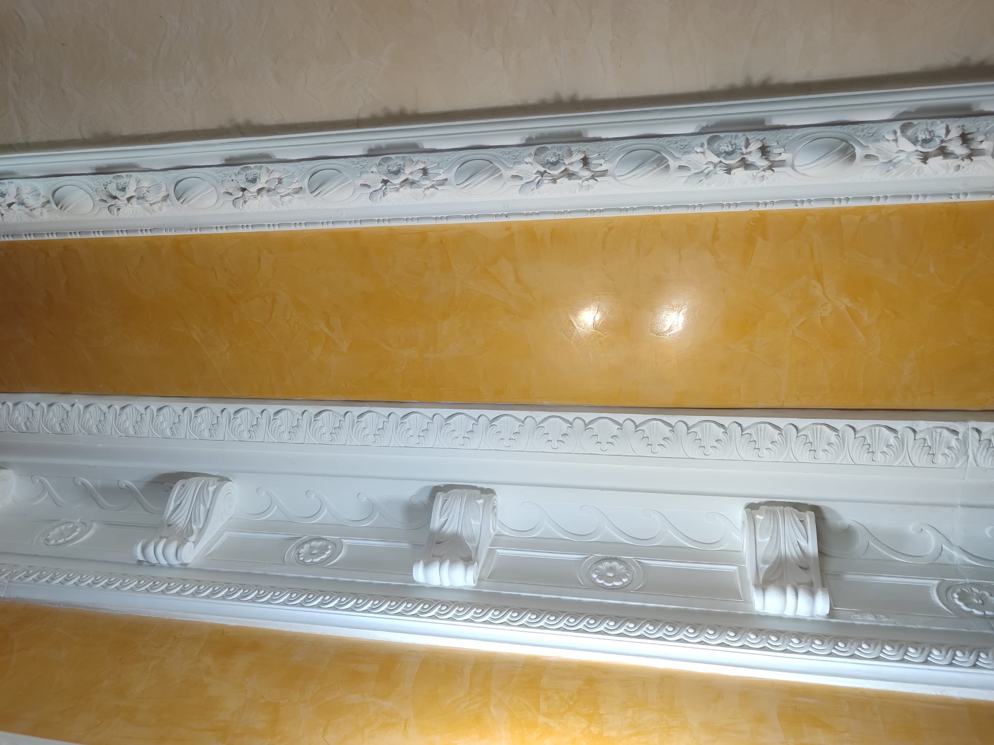 Applicazione cornici decorative