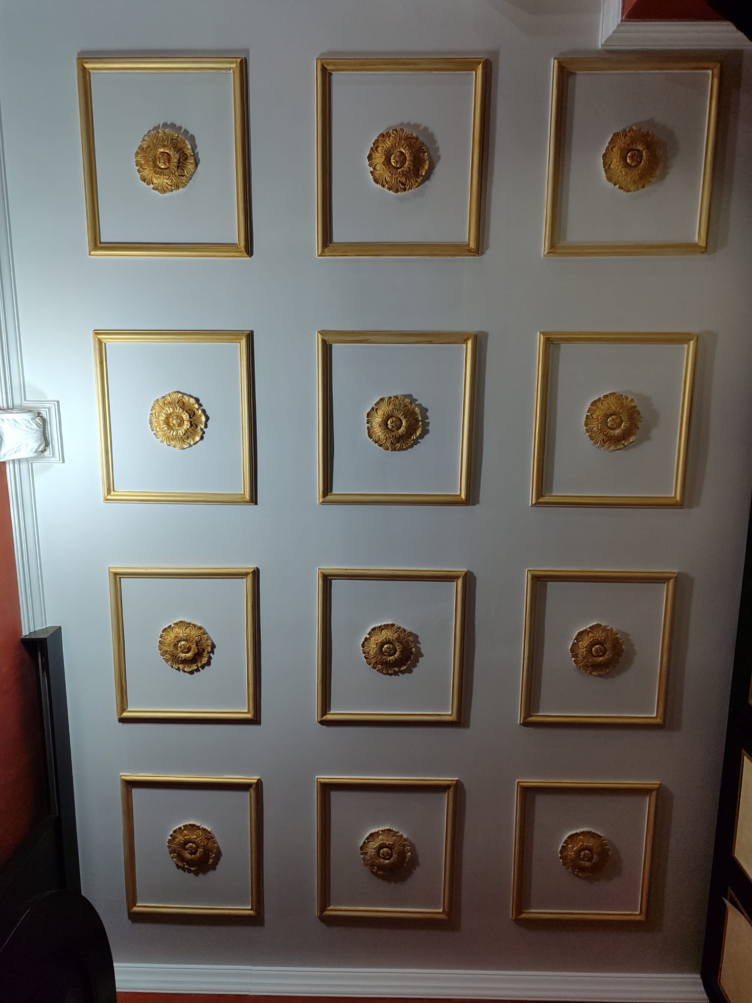 Cornici sul soffitto