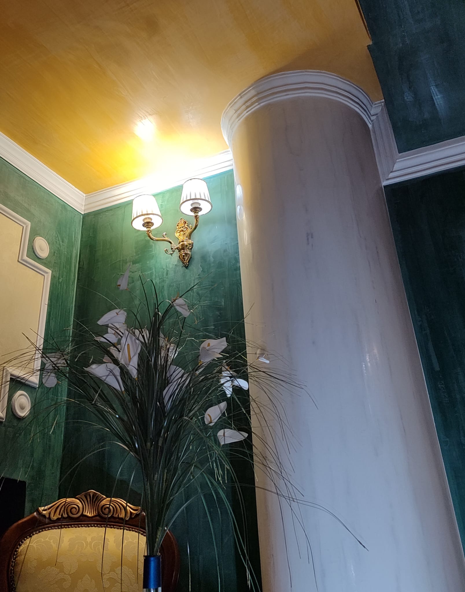 Colonna con stucco e cartongesso